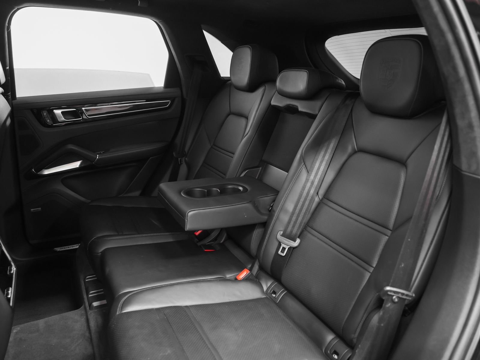 Certified 2023 Porsche Cayenne Turbo S AWD/4WD image 52