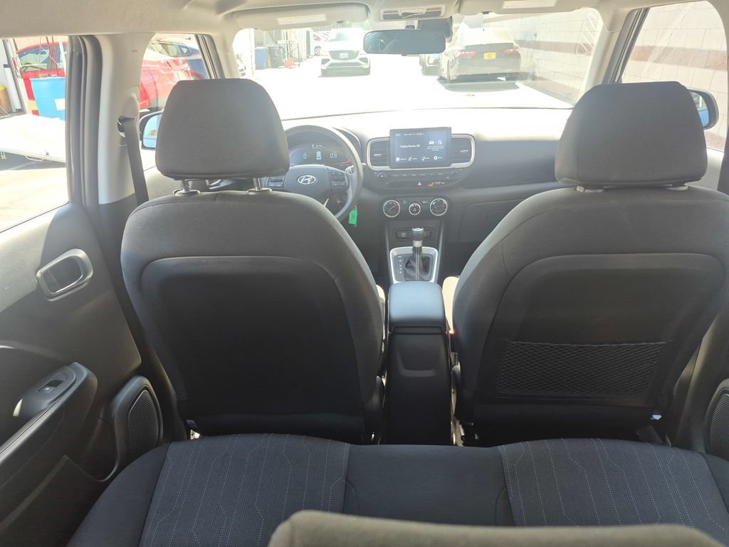 Used 2026 Hyundai Venue SE FWD image 11