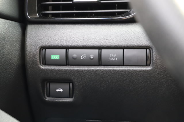 Used 2025 Nissan Sentra SV FWD image 33