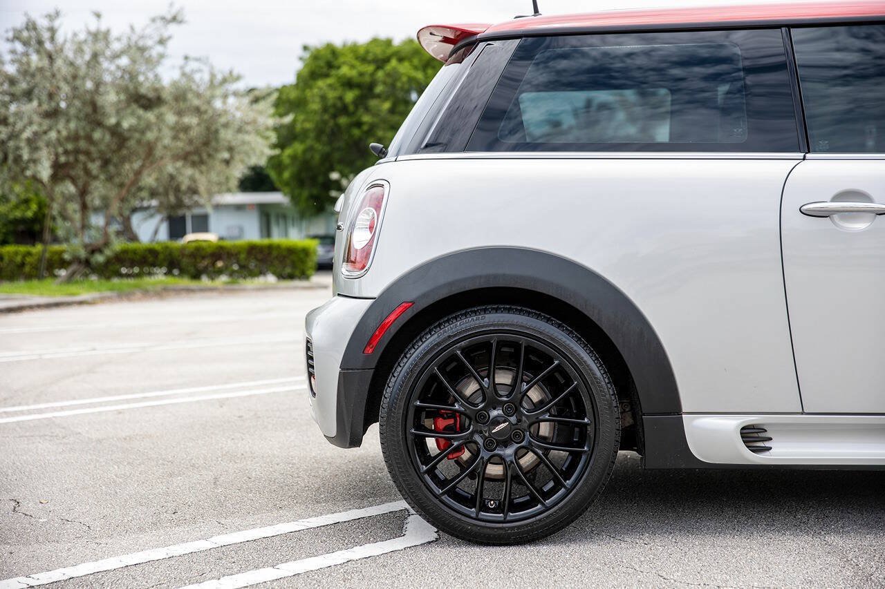 Used 2012 MINI Cooper John Cooper Works w/ Technology Pkg FWD image 9