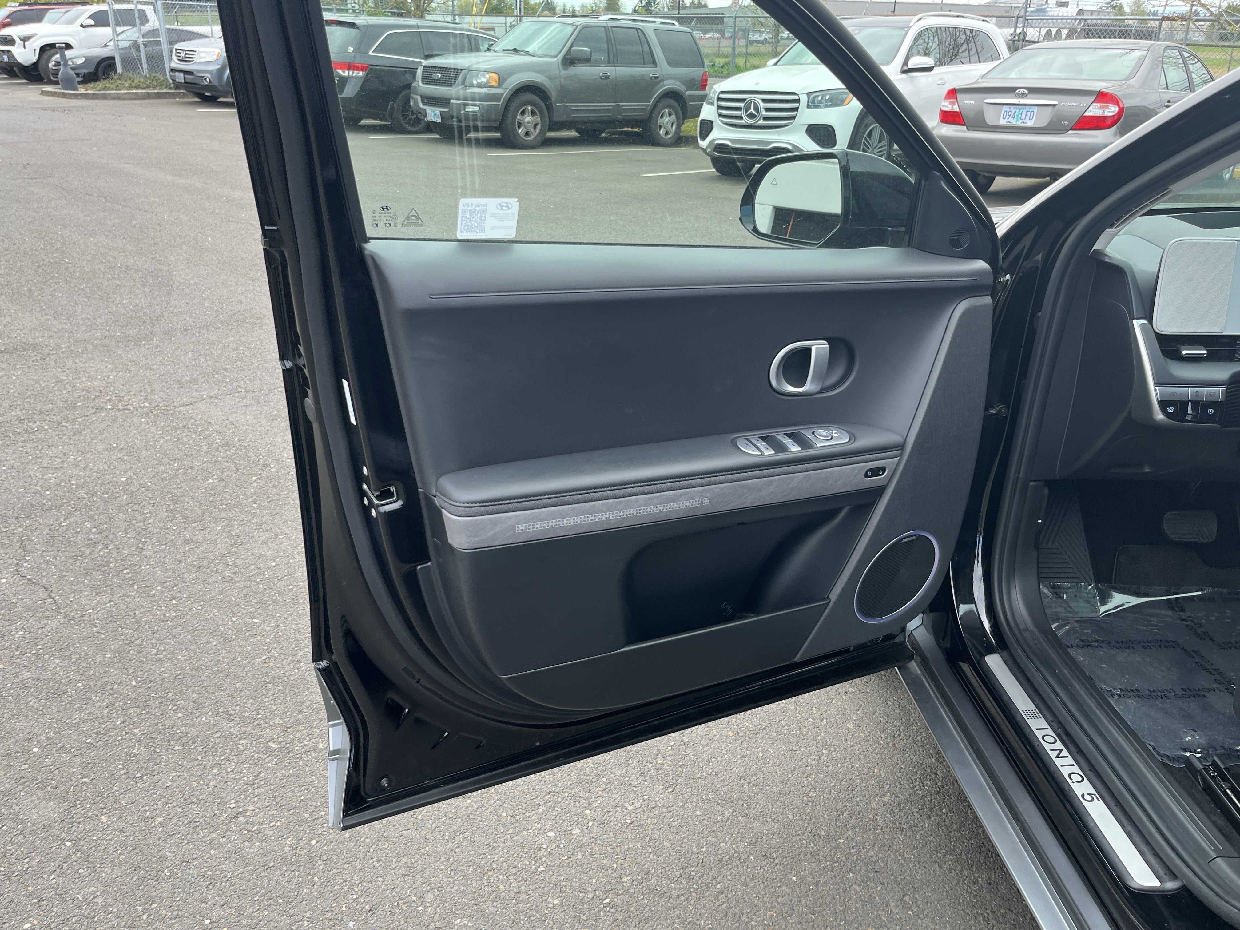 Used 2024 Hyundai Ioniq 5 Limited image 16