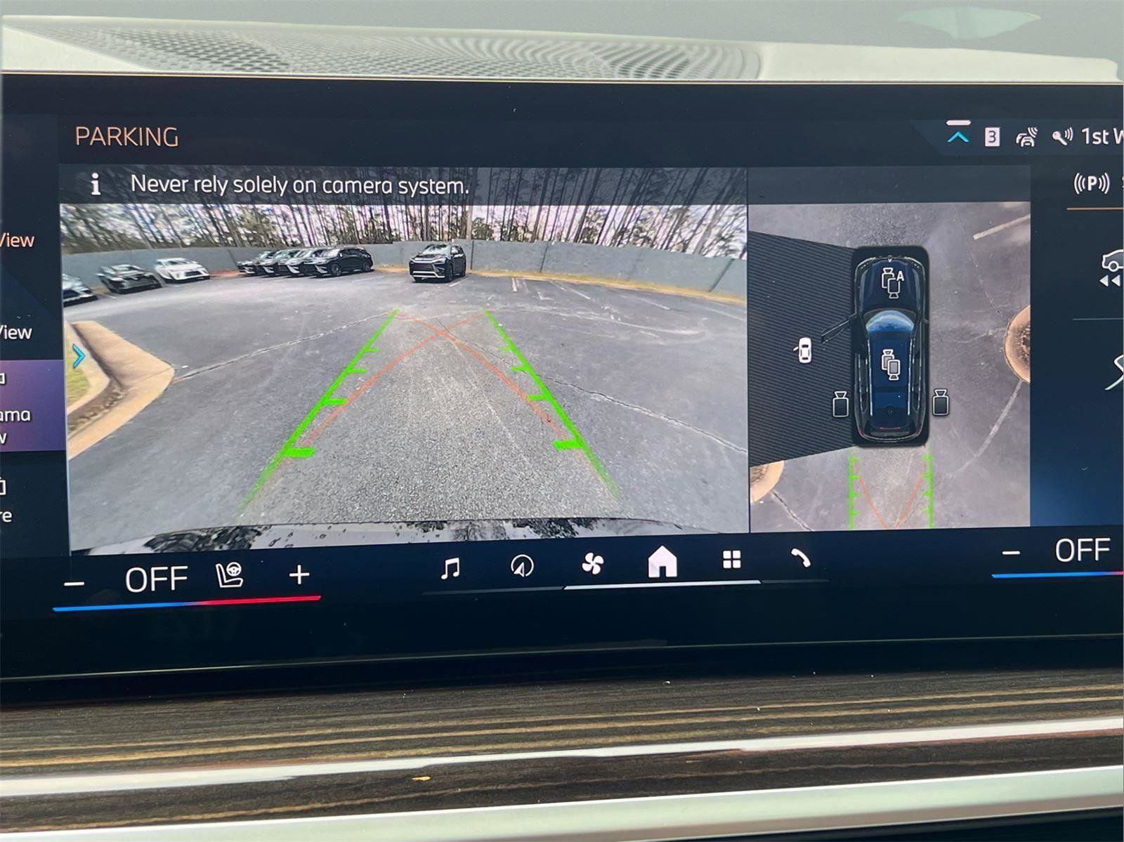 Used 2025 BMW X7 xDrive40i w/ Premium Package image 31