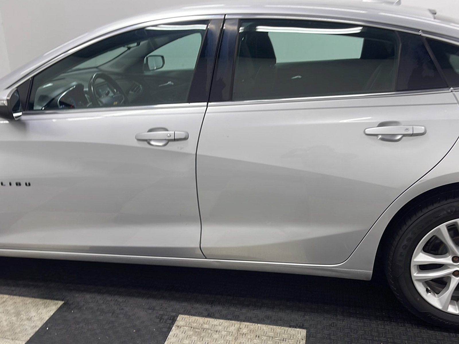 Used 2018 Chevrolet Malibu LT FWD image 13