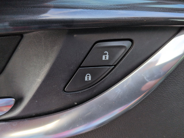 Used 2023 Buick Enclave Essence w/ Sport Touring Edition FWD image 16