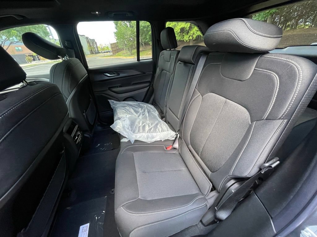 New 2026 Jeep Grand Cherokee Laredo X AWD/4WD image 9