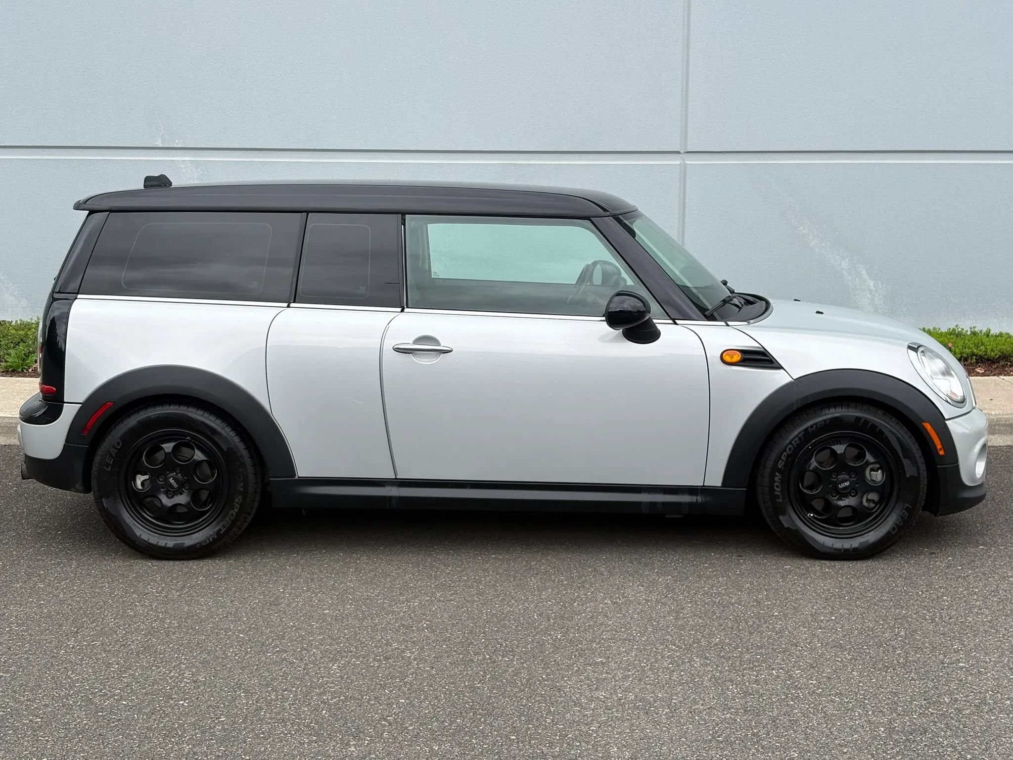 Used 2014 MINI Cooper Clubman FWD image 7