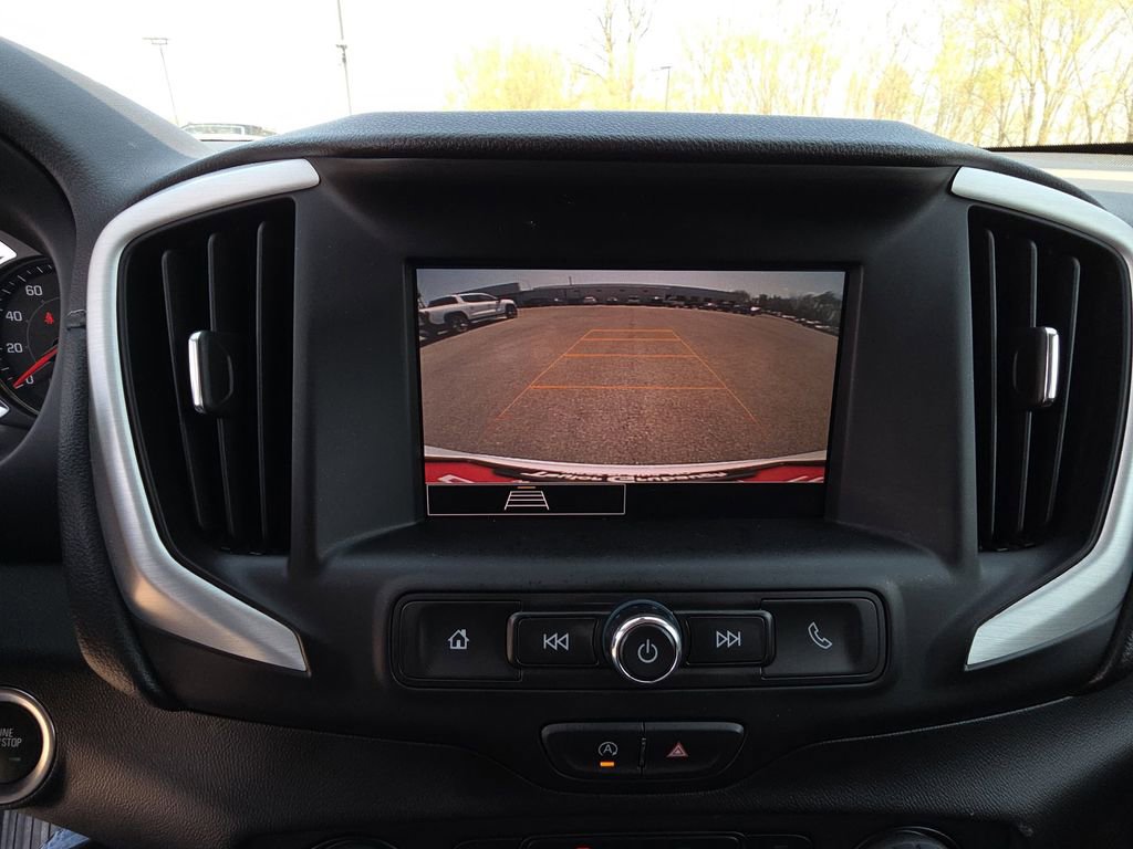 Used 2023 GMC Terrain SLE image 22