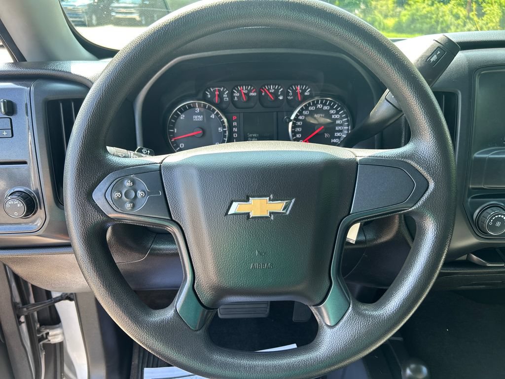 Used 2018 Chevrolet Silverado 1500 Custom w/ Custom Value Package AWD/4WD image 17
