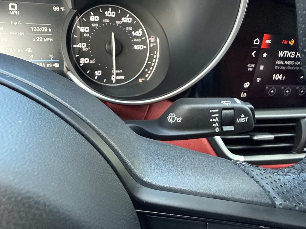 Used 2021 Alfa Romeo Giulia Ti w/ Nero Edizione RWD image 35