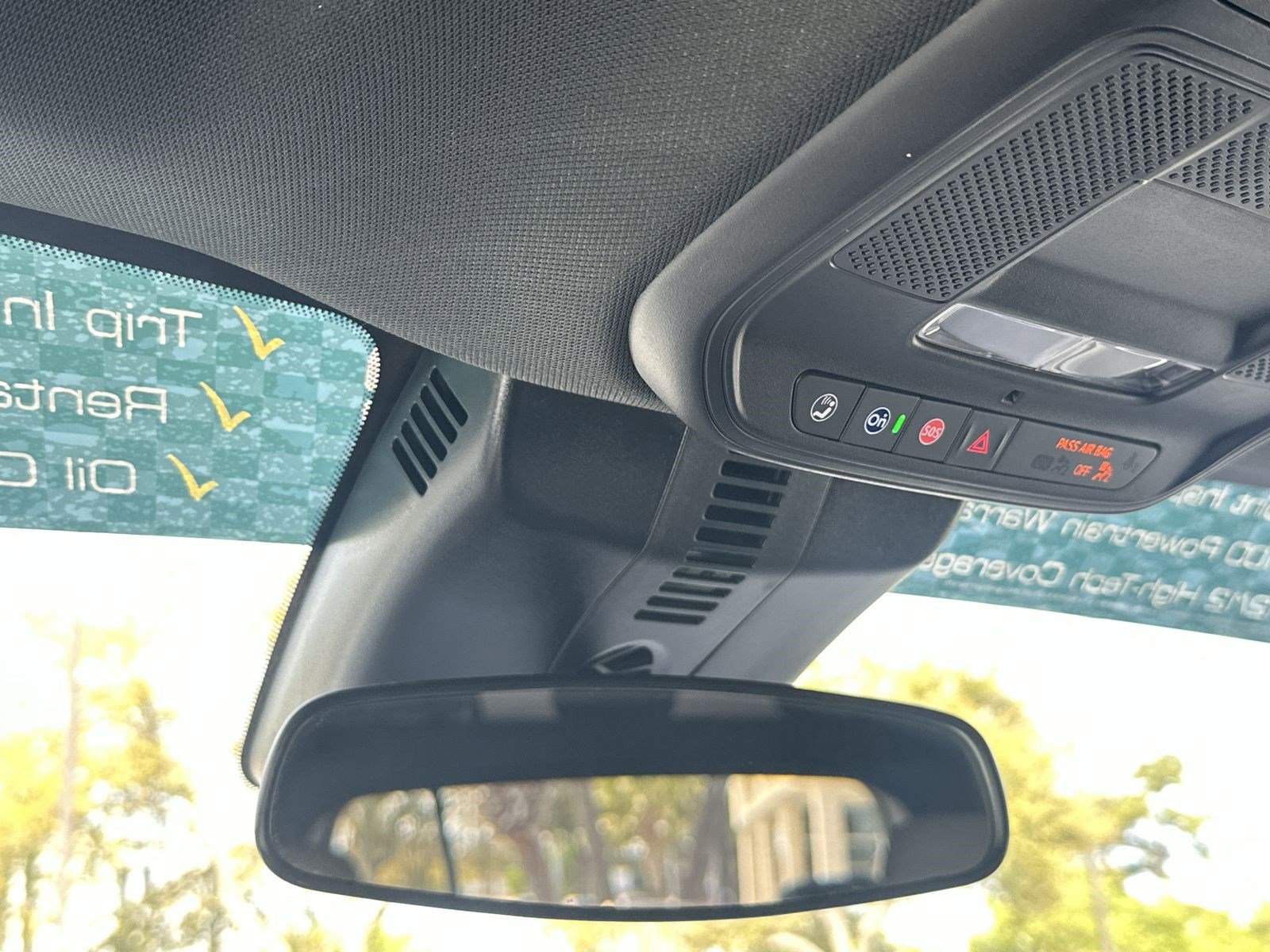 Used 2025 Chevrolet Traverse LT FWD image 29