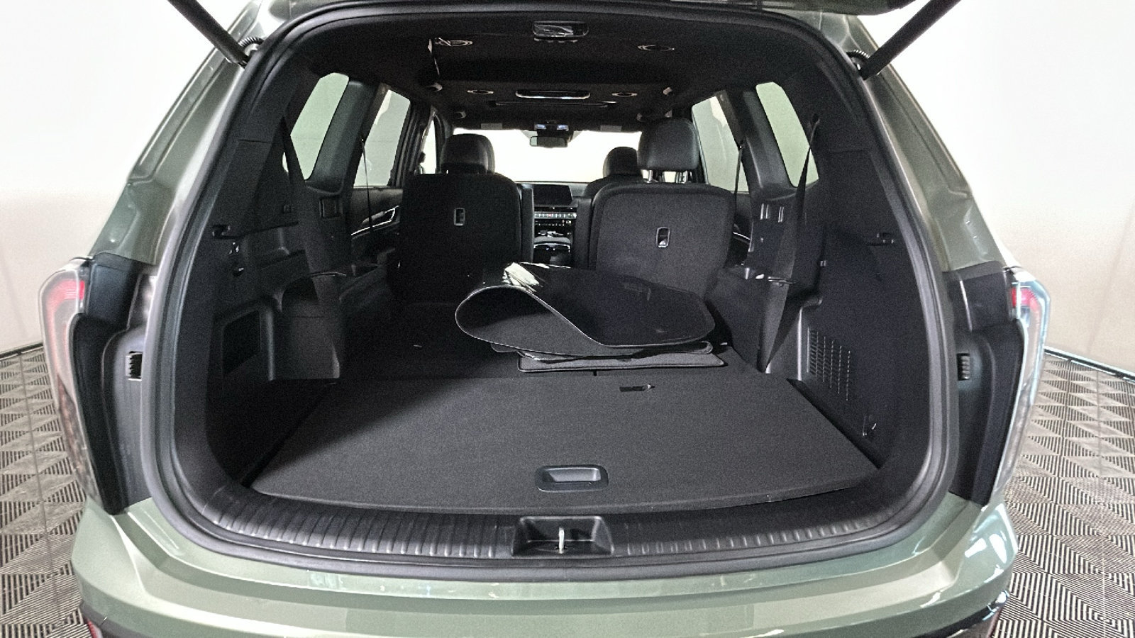 Used 2024 Kia Telluride EX X-Line AWD/4WD image 33