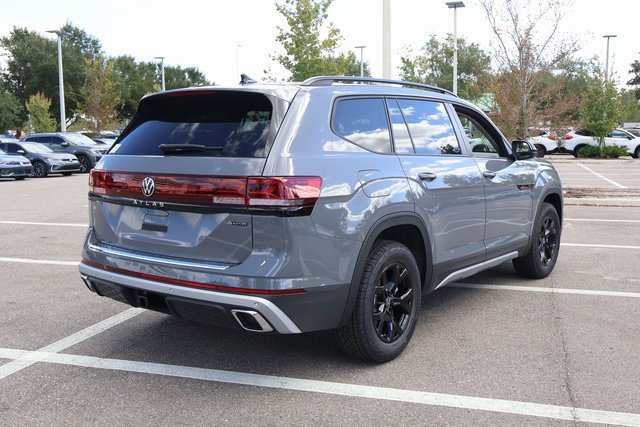 New 2026 Volkswagen Atlas Peak Edition image 7