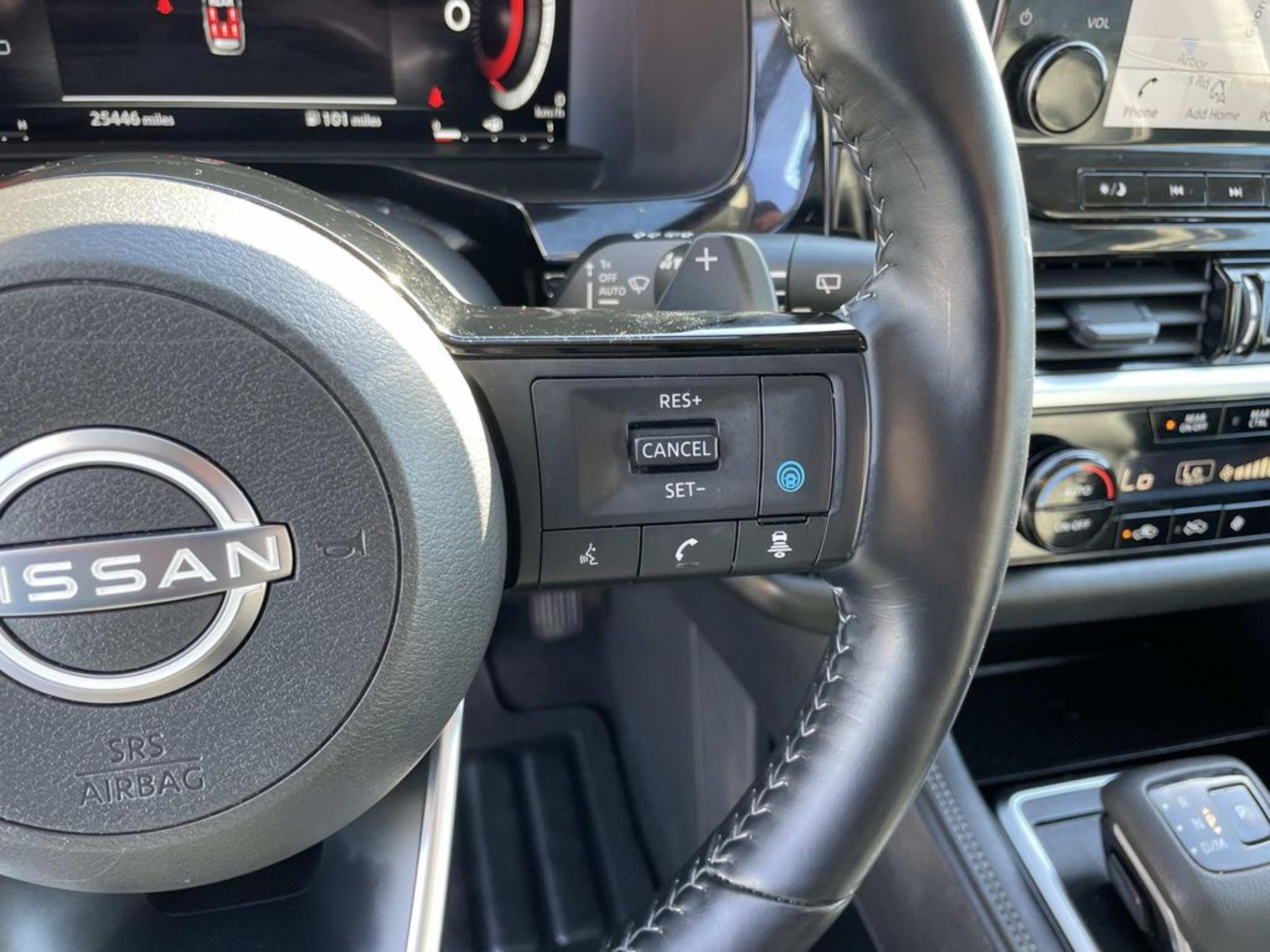 Used 2025 Nissan Pathfinder Platinum AWD/4WD image 28