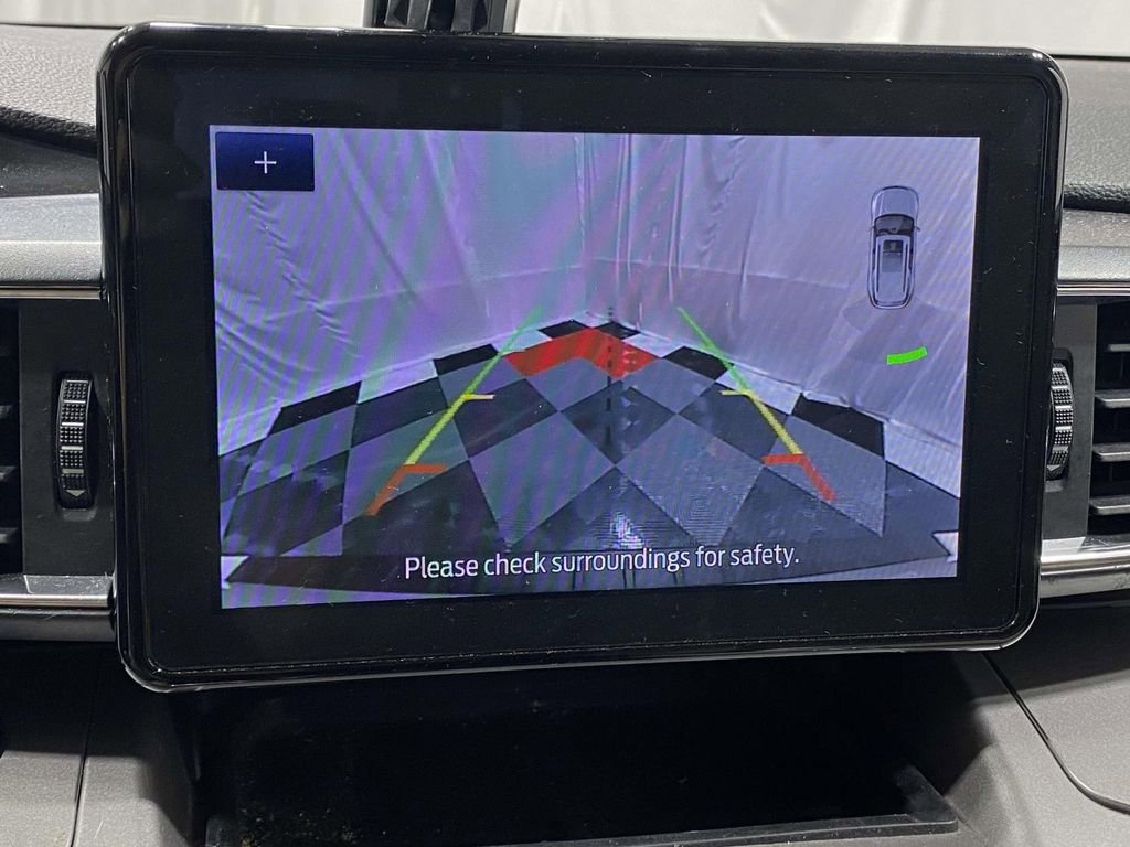 Used 2022 Ford Explorer XLT w/ Equipment Group 202A image 30