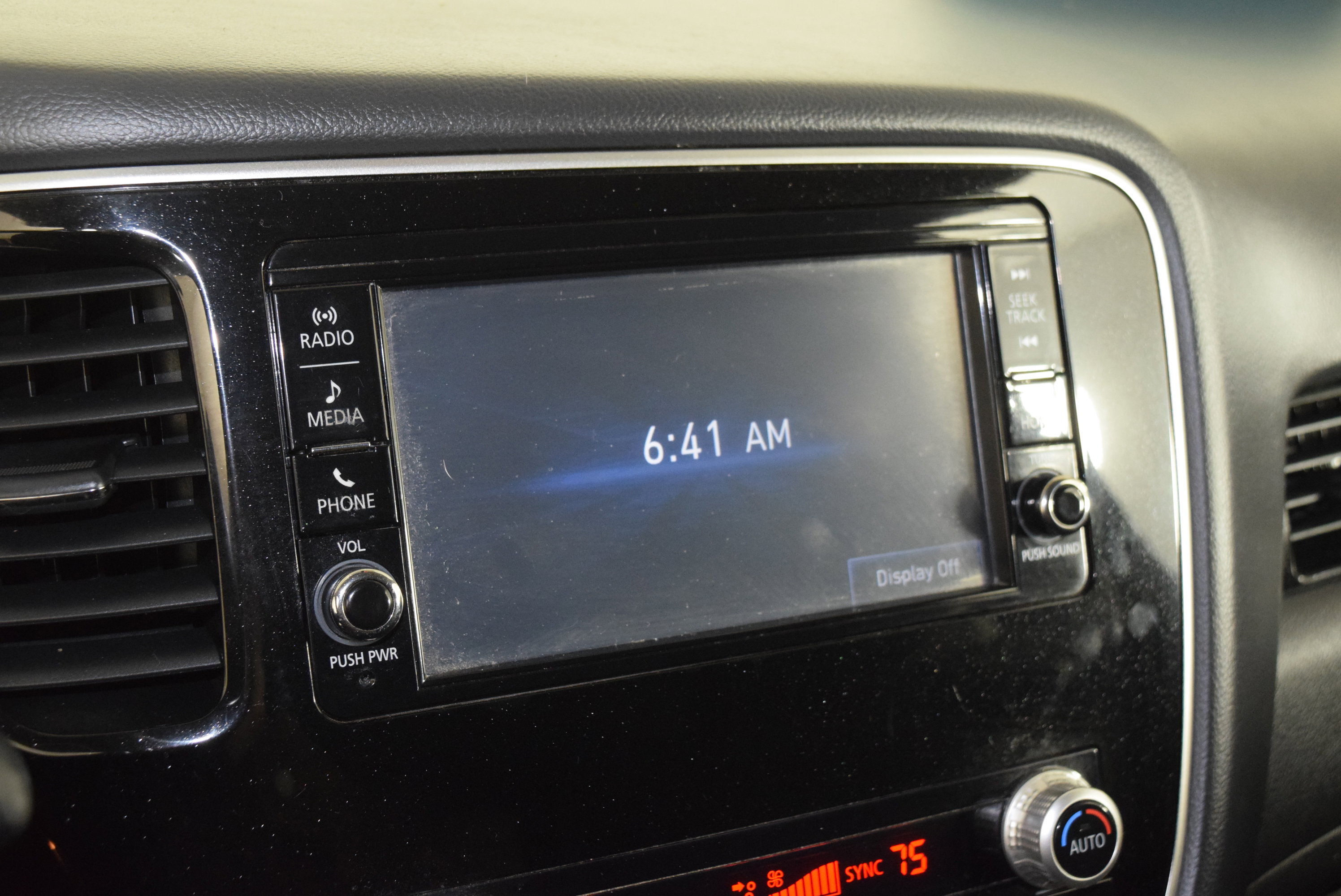 Used 2020 Mitsubishi Outlander ES image 17