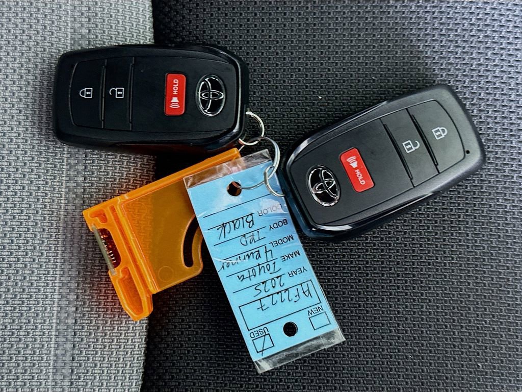 Used 2025 Toyota 4Runner TRD Off-Road image 35