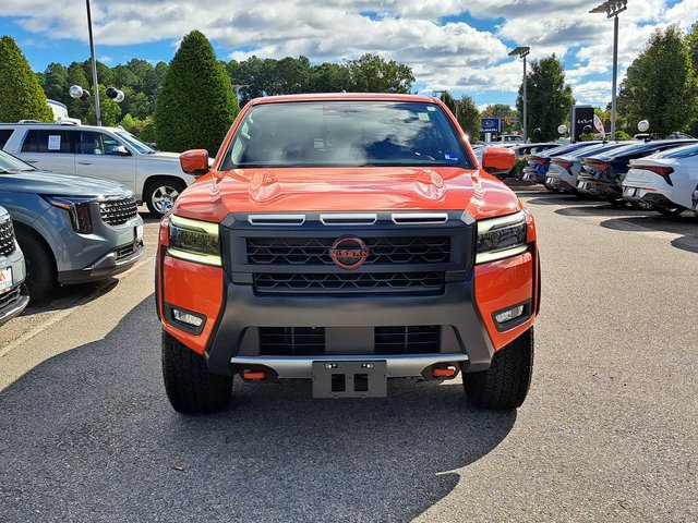 Used 2025 Nissan Frontier PRO-4X AWD/4WD image 3
