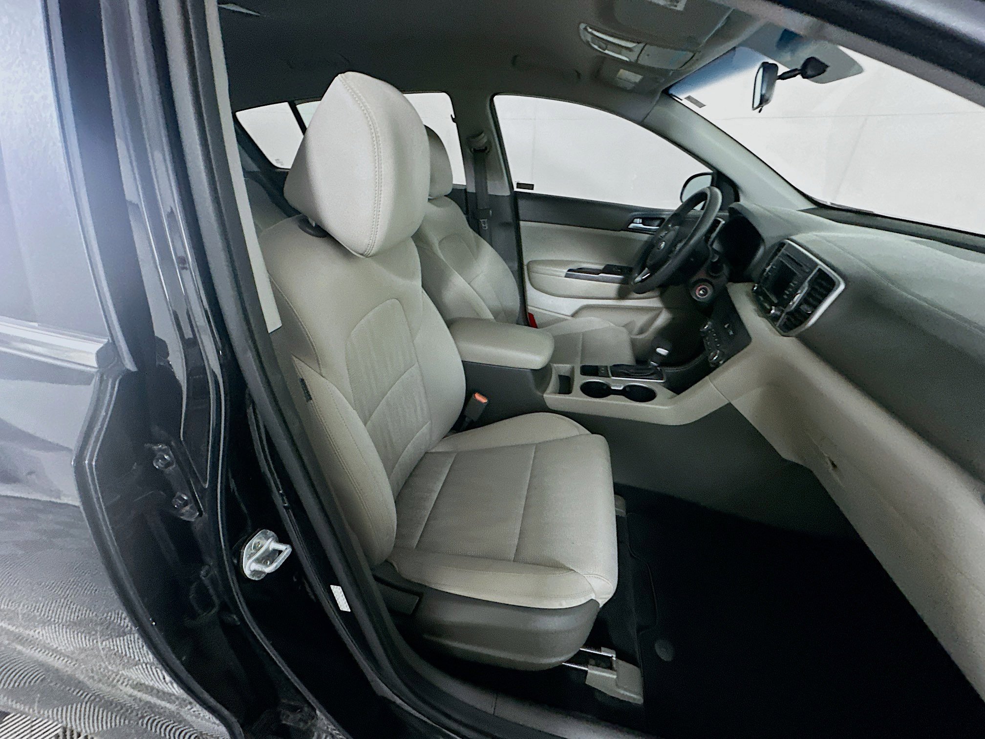 Used 2017 Kia Sportage LX FWD image 28