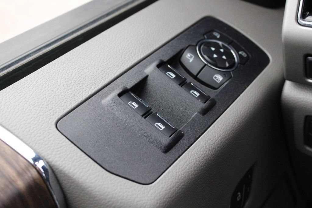 Used 2019 Ford F150 Lariat w/ Equipment Group 502A Luxury AWD/4WD image 7