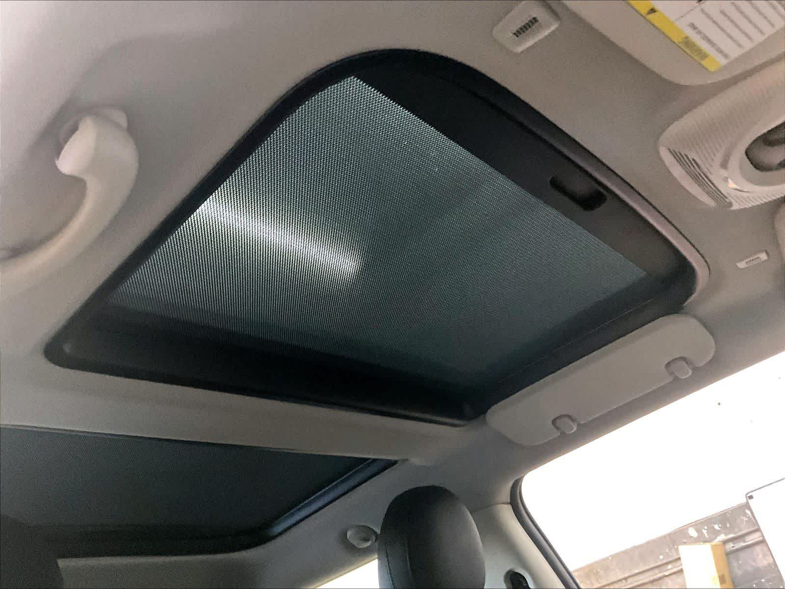 Used 2024 MINI Cooper SE FWD image 24