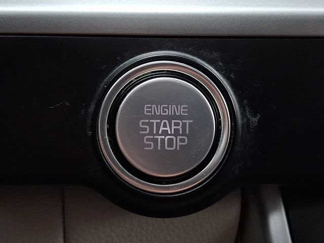 Certified 2023 Kia Carnival LX FWD image 21