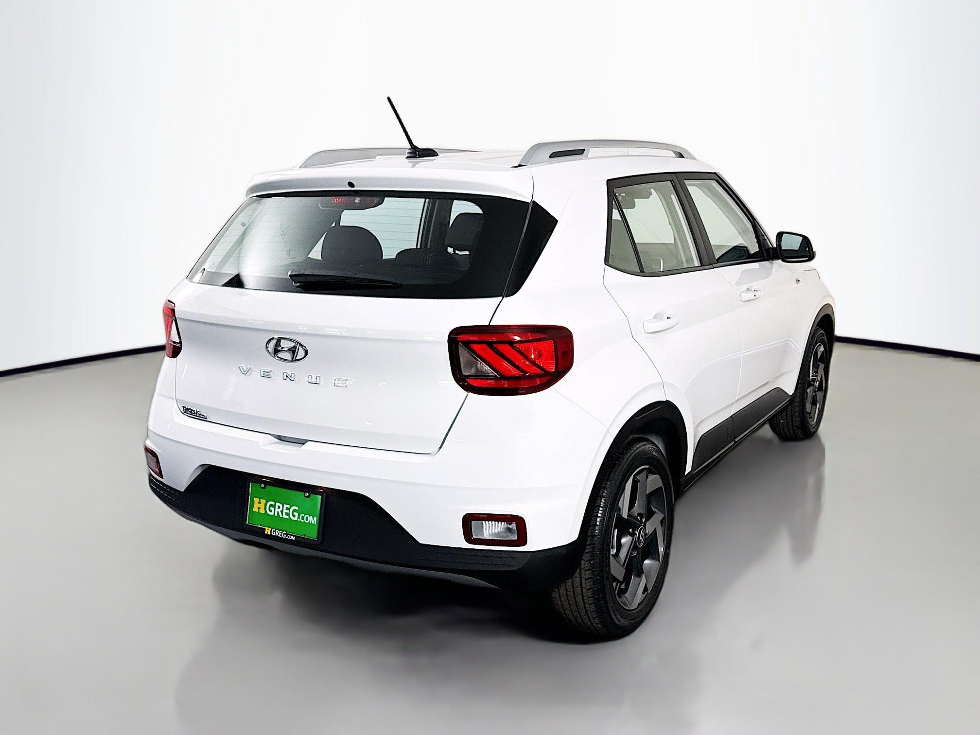 Used 2026 Hyundai Venue SEL FWD image 10