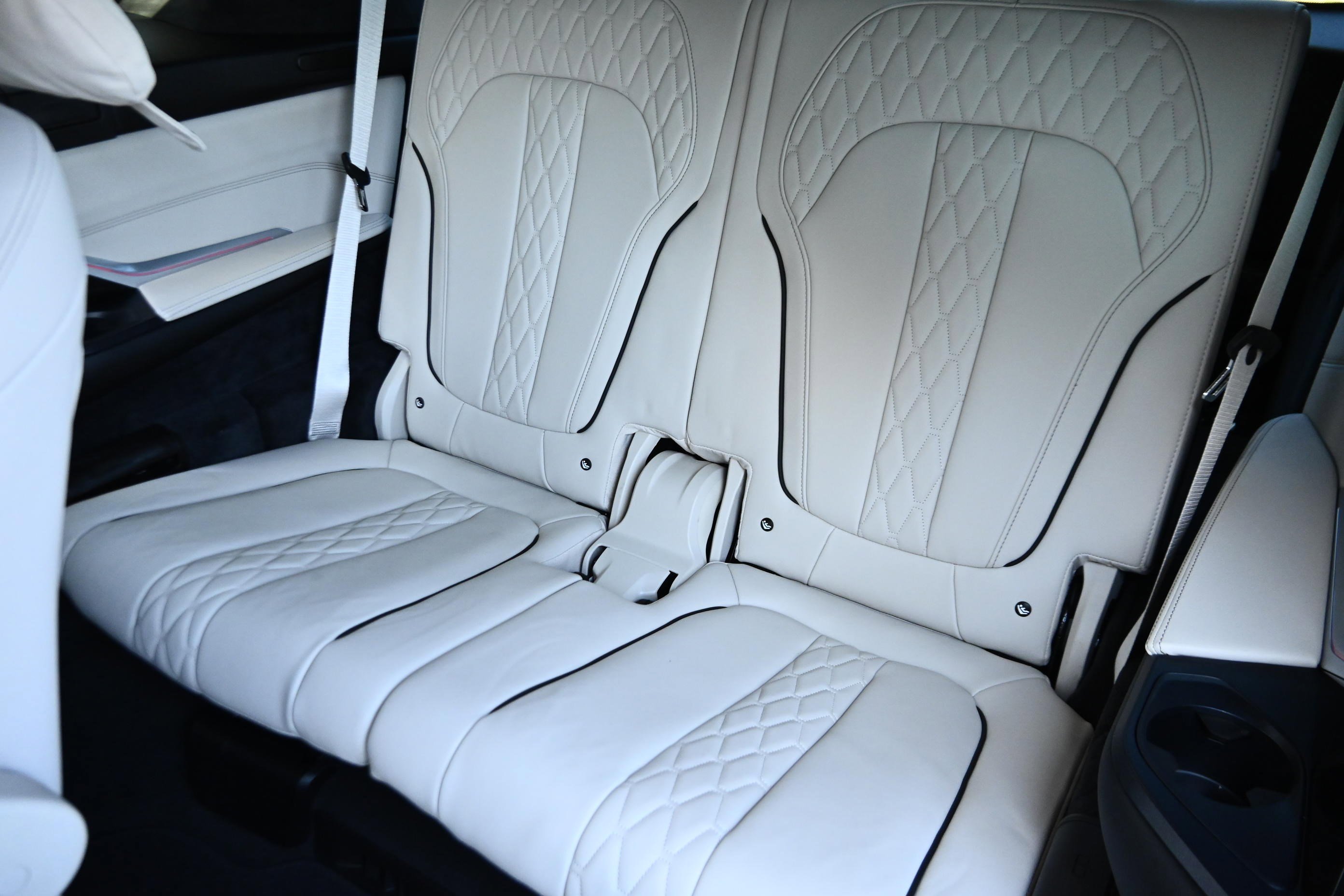 Used 2024 BMW X7 M60i w/ Executive Package image 12