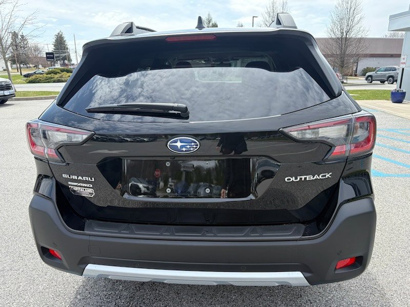 Used 2023 Subaru Outback Limited AWD/4WD image 5