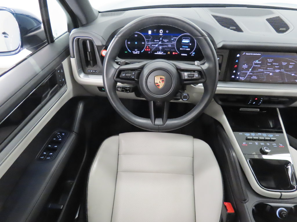 Certified 2025 Porsche Cayenne AWD/4WD image 16