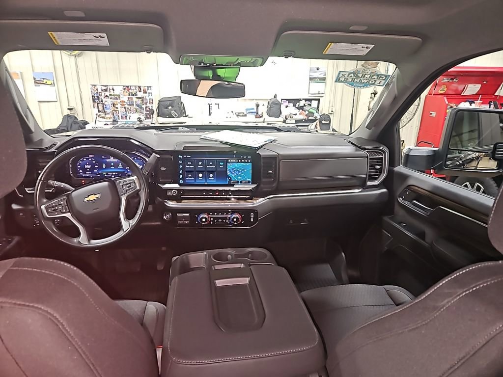 Used 2024 Chevrolet Silverado 2500 LT image 25