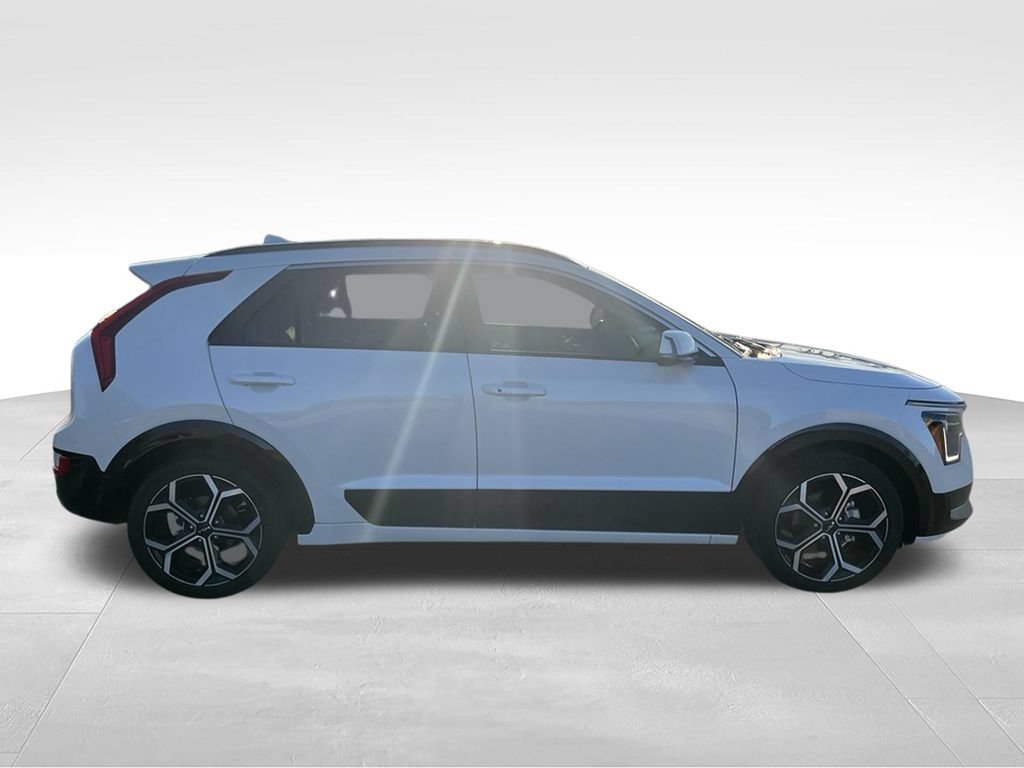 Used 2024 Kia Niro EX Touring FWD image 6