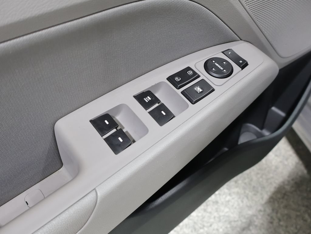 Used 2020 Hyundai Elantra SEL FWD image 13