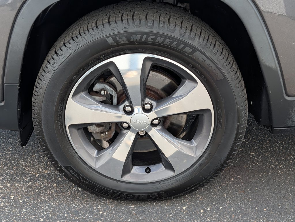 Used 2019 Jeep Cherokee Limited AWD/4WD image 13