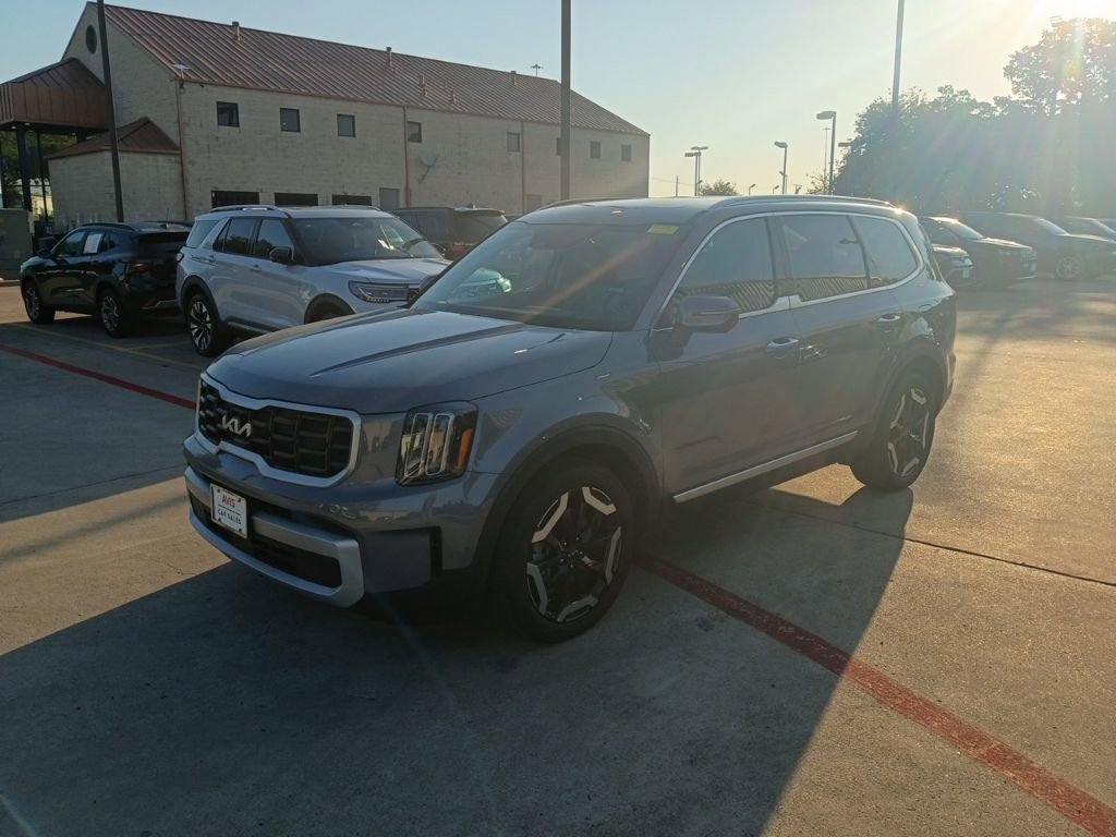 Used 2025 Kia Telluride S FWD video 1