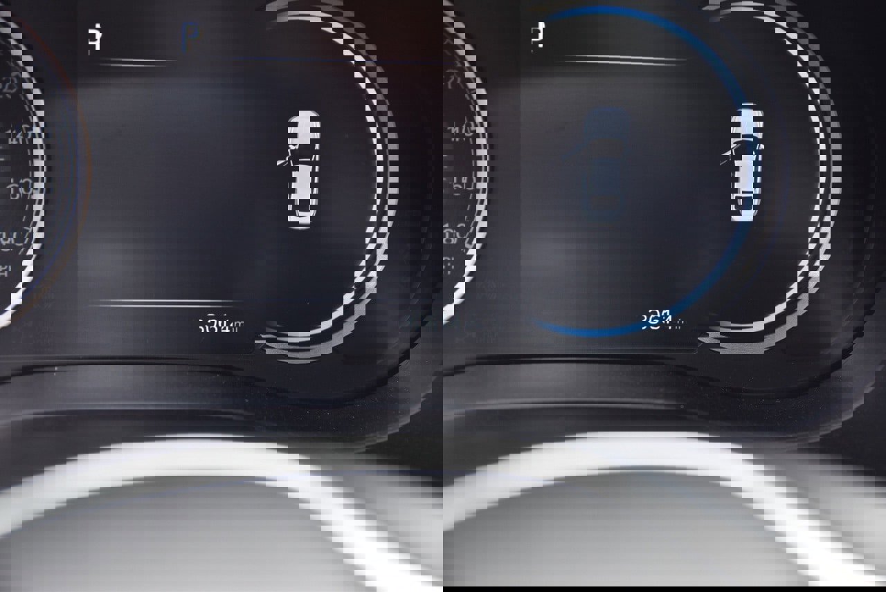 Used 2023 Genesis G70 3.3T image 7