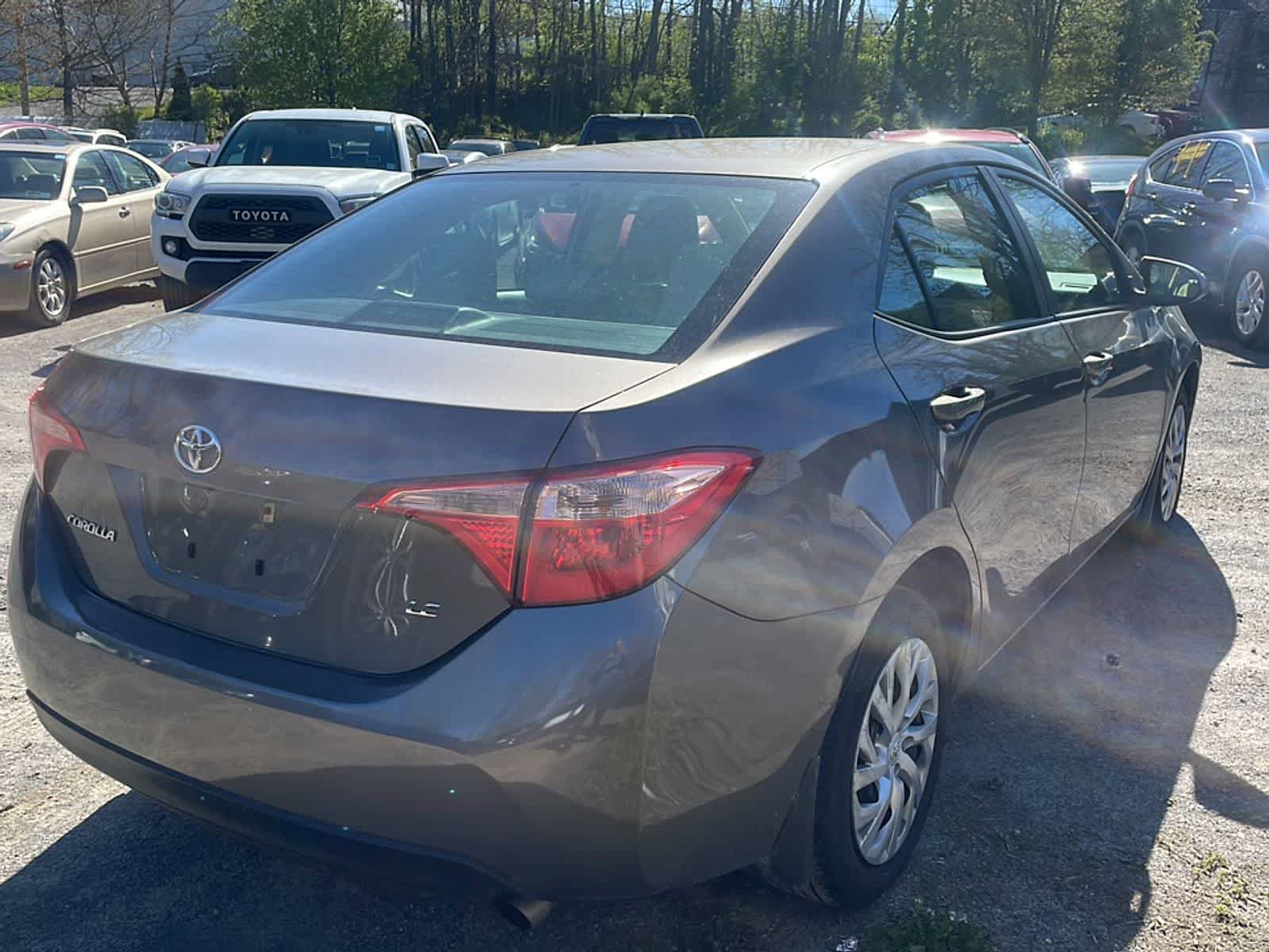 Used 2017 Toyota Corolla LE w/ Carpet Mat Package (TMS) FWD image 10