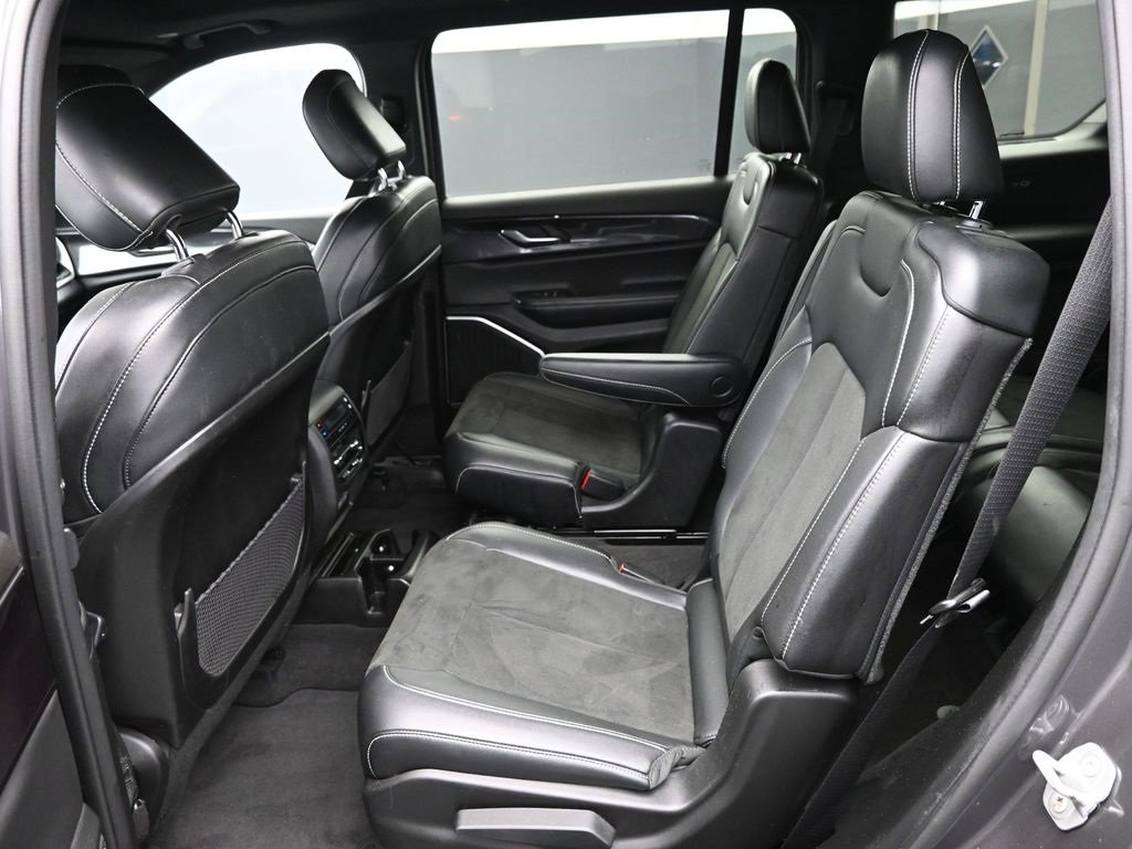 Used 2021 Jeep Grand Cherokee L Laredo image 12