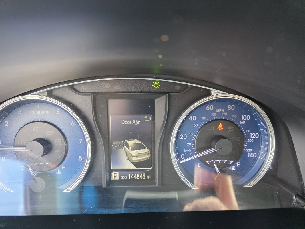 Used 2015 Toyota Camry XLE image 22