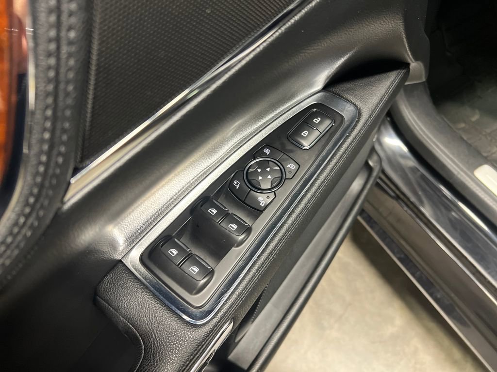 Used 2019 Lincoln Continental Select w/ Continental Climate Package image 11