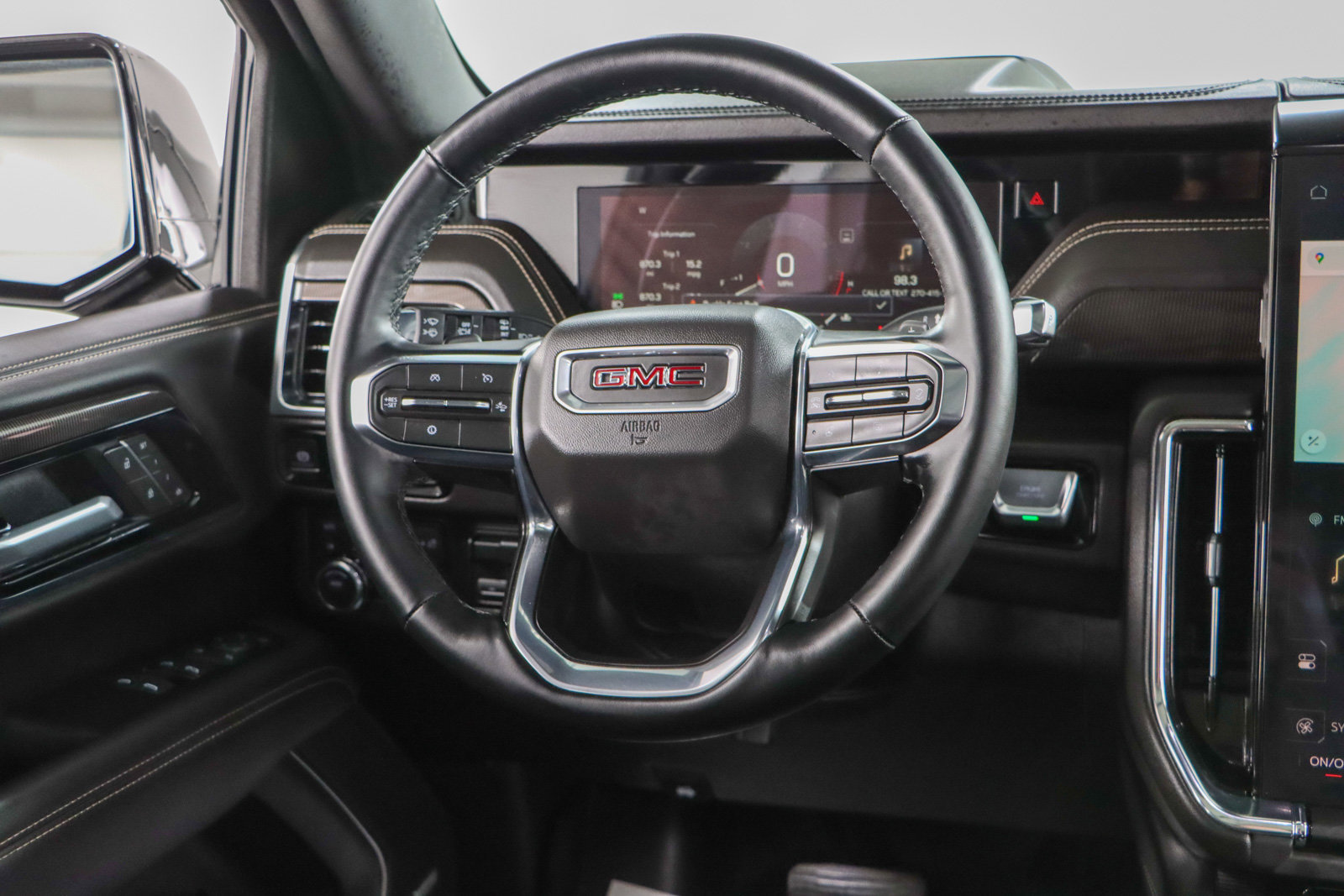 Used 2025 GMC Yukon XL Elevation w/ Elevation Premium Package image 13