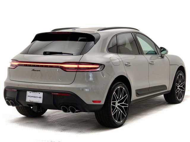 Certified 2025 Porsche Macan image 35