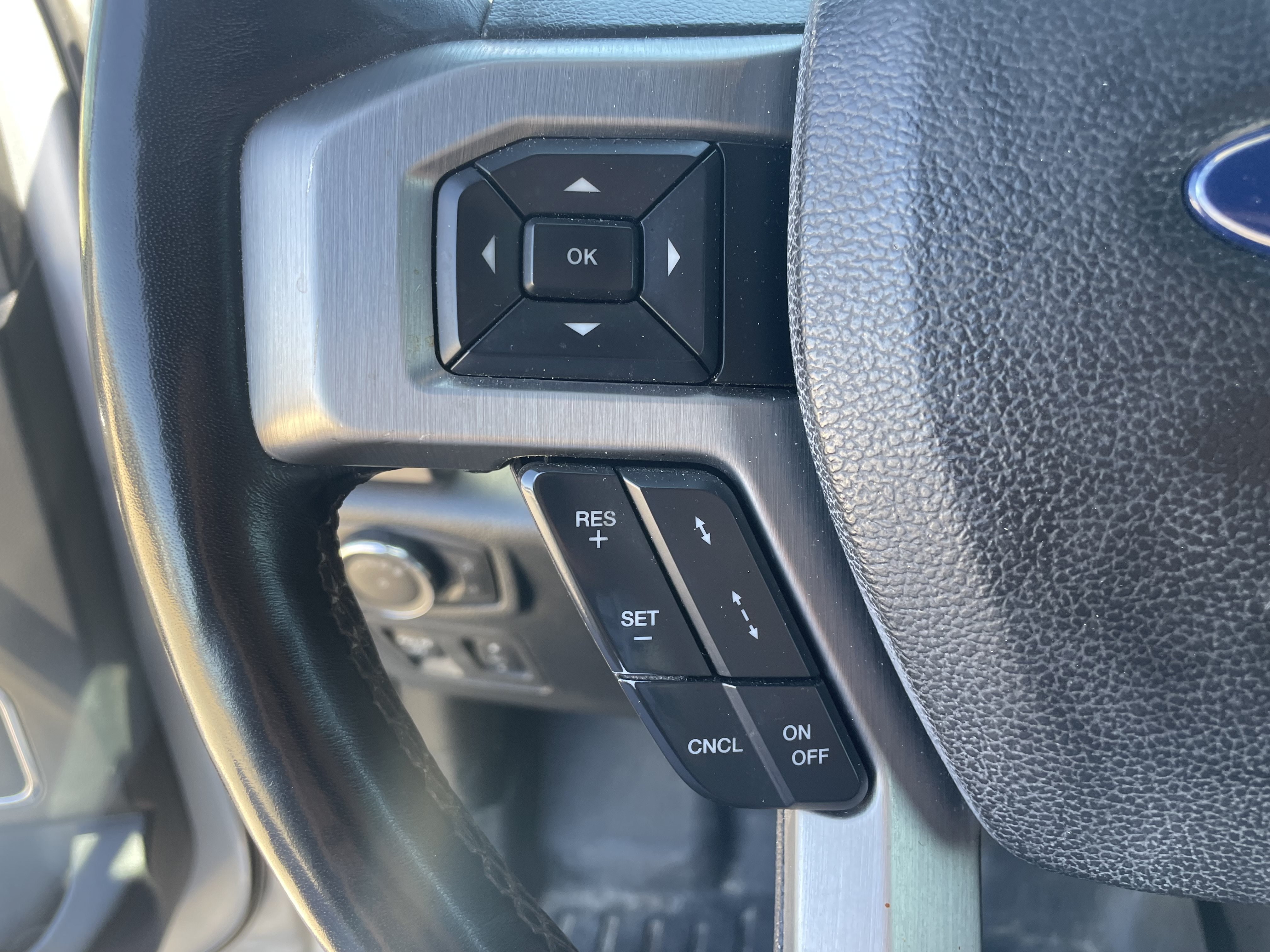 Used 2018 Ford F150 Platinum w/ Equipment Group 701A Luxury AWD/4WD image 16
