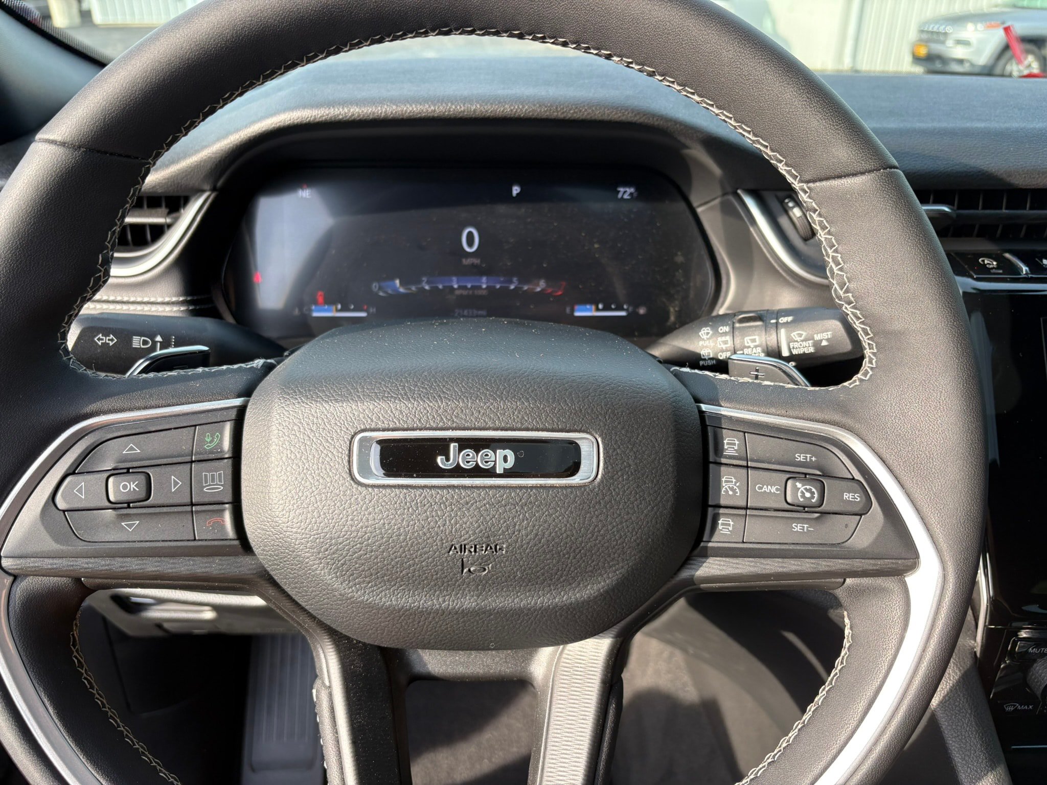 Used 2023 Jeep Grand Cherokee Altitude AWD/4WD image 22