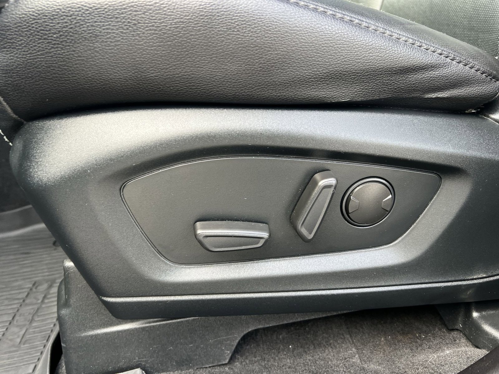 Used 2022 Ford Explorer ST w/ Equipment Group 401A image 14