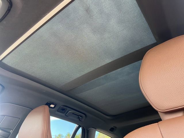 Used 2025 Volvo V60 B5 Cross Country Plus image 29