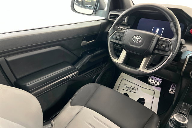 Used 2024 Toyota Tacoma TRD Sport image 11
