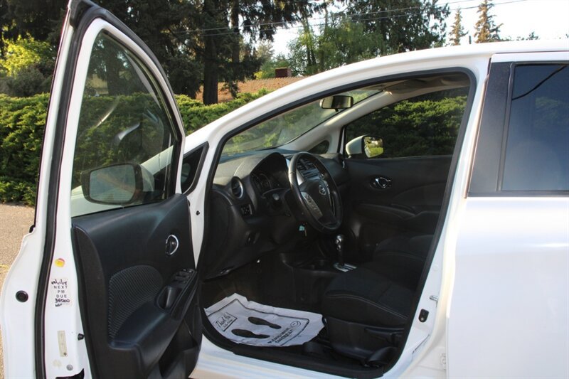 Used 2016 Nissan Versa Note SV FWD image 5