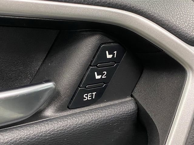 Used 2022 Toyota RAV4 XSE image 32