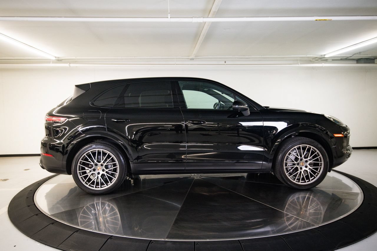Certified 2023 Porsche Cayenne Platinum Edition AWD/4WD image 8