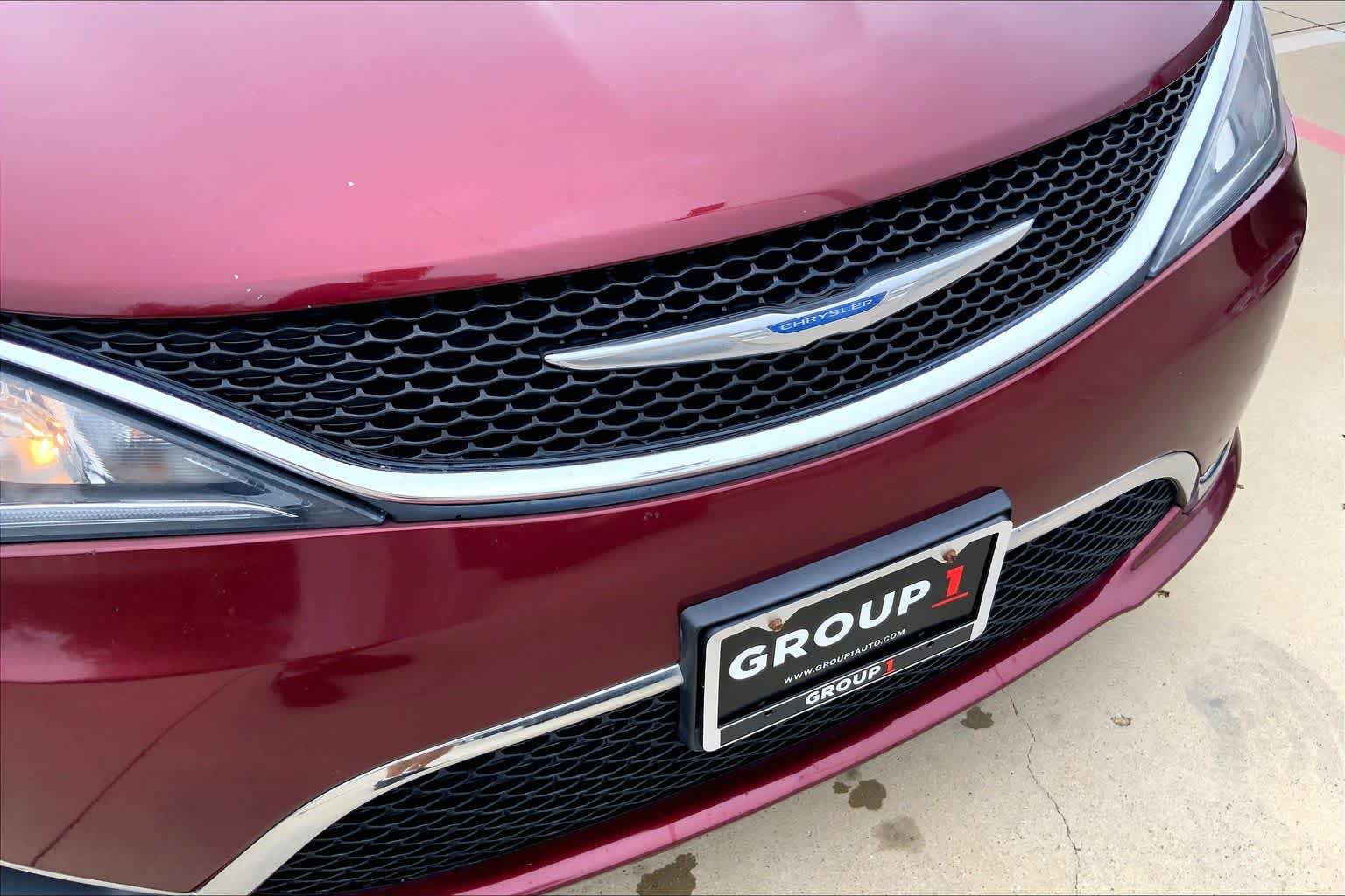 Used 2018 Chrysler Pacifica Touring Plus image 29